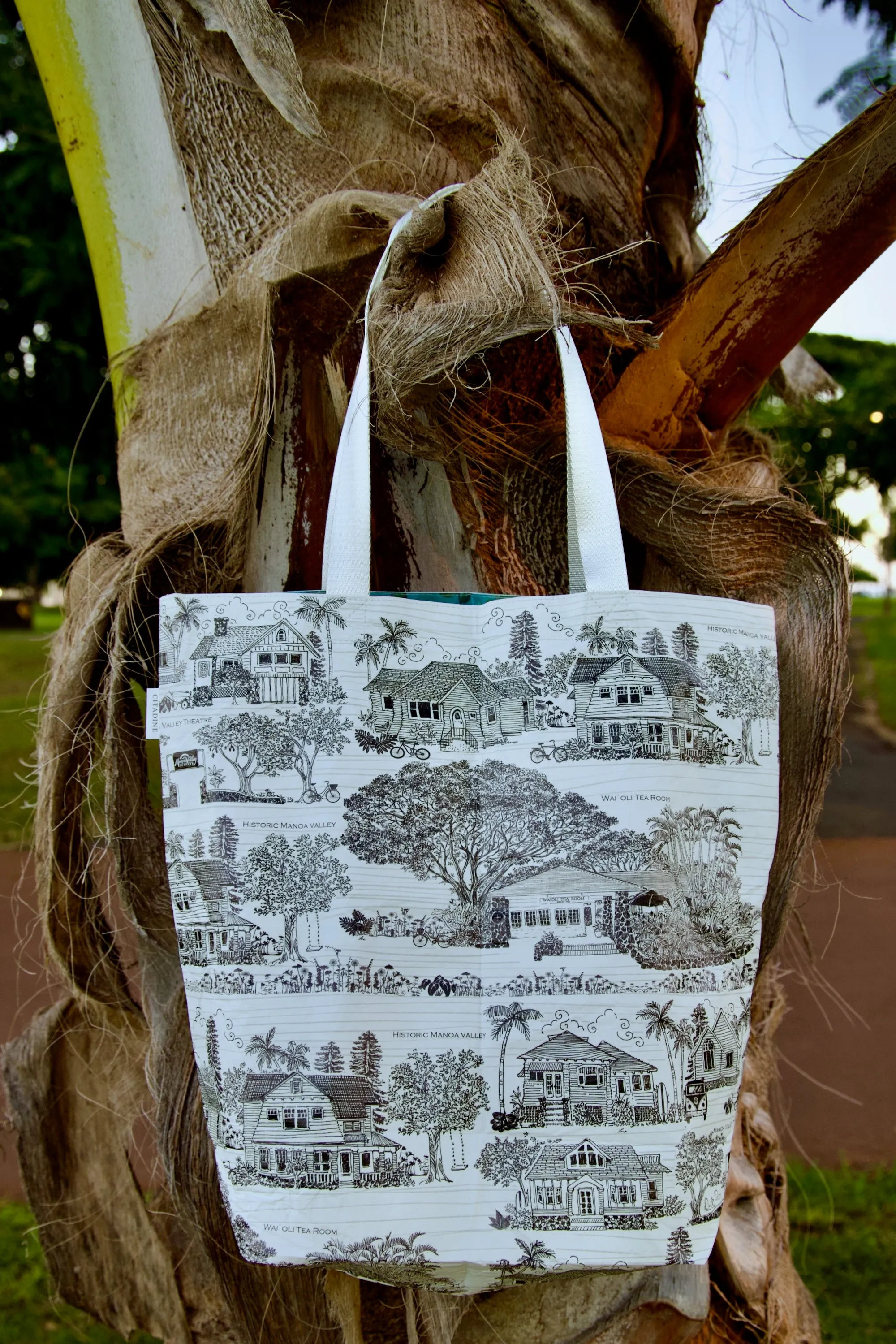 Hawaii Tote HNL Designs - Manoa Houses   Ohia Lehua (Reversible)